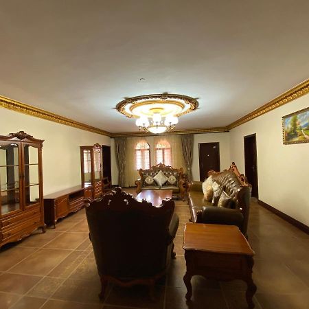 中华会馆 Nairobi Exteriör bild